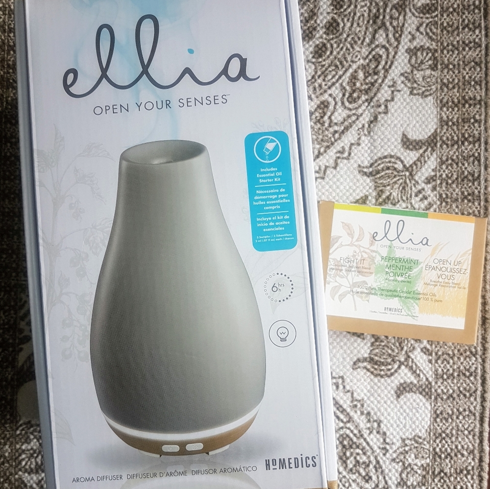 Aroma Diffuser and 3 pack essential oils